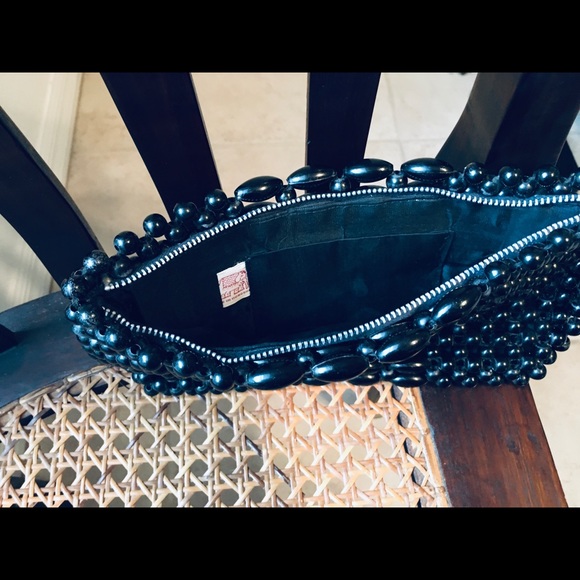 Beautiful Vintage Beaded Clutch Made in Hong Kong - Picture 4 of 5